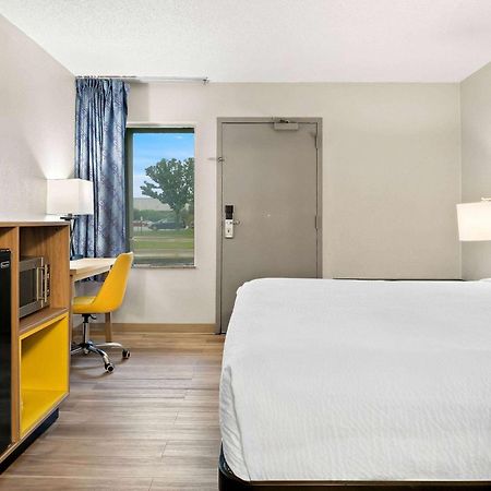 Days Inn & Suites By Wyndham Warren Exteriör bild