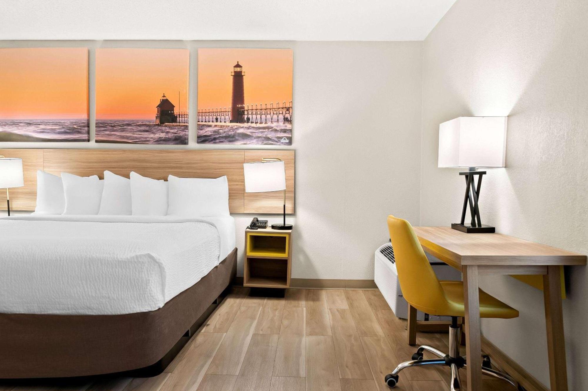 Days Inn & Suites By Wyndham Warren Exteriör bild