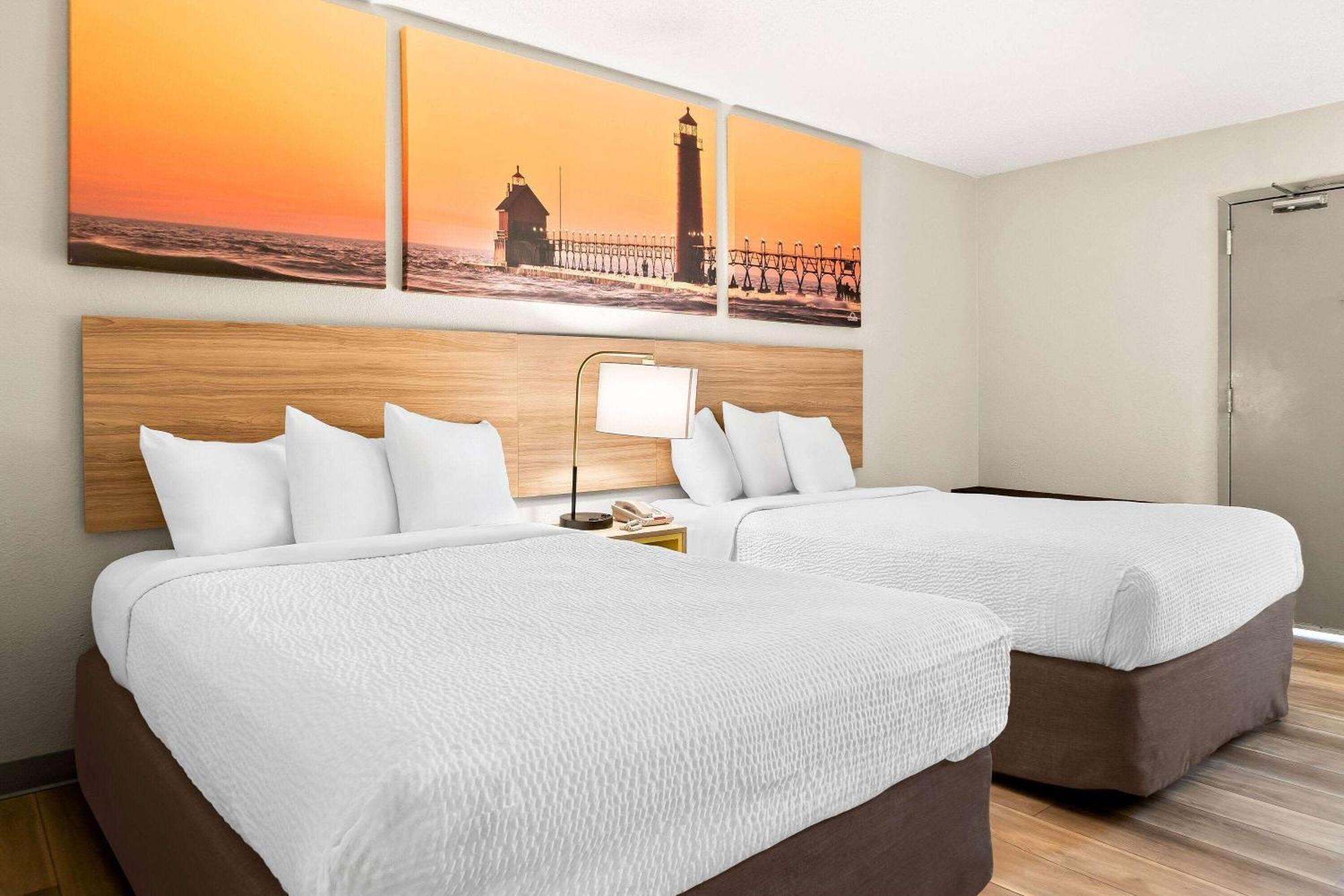 Days Inn & Suites By Wyndham Warren Exteriör bild